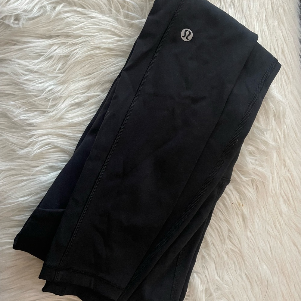 size 2 black lululemon leggings with pockets